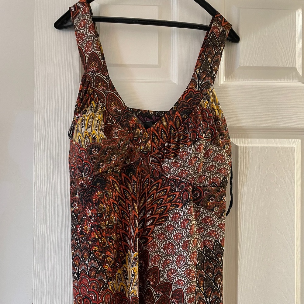 Deluxe Women’s Sleeveless Tunic.